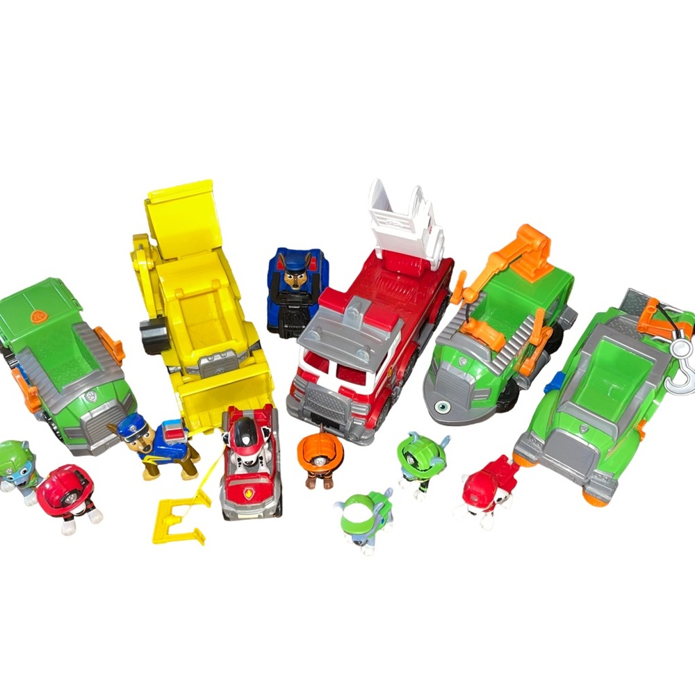 Paw Patrol Lot of Vehicles And Figuires 9 Figuires 7 Vehicles EUC Paw Patrol Toy